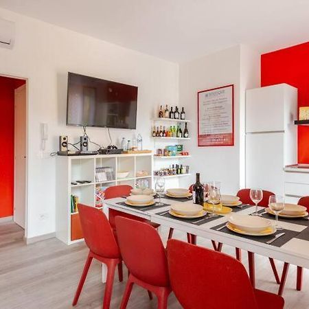 Boutique Apartment Family Чиуси Екстериор снимка